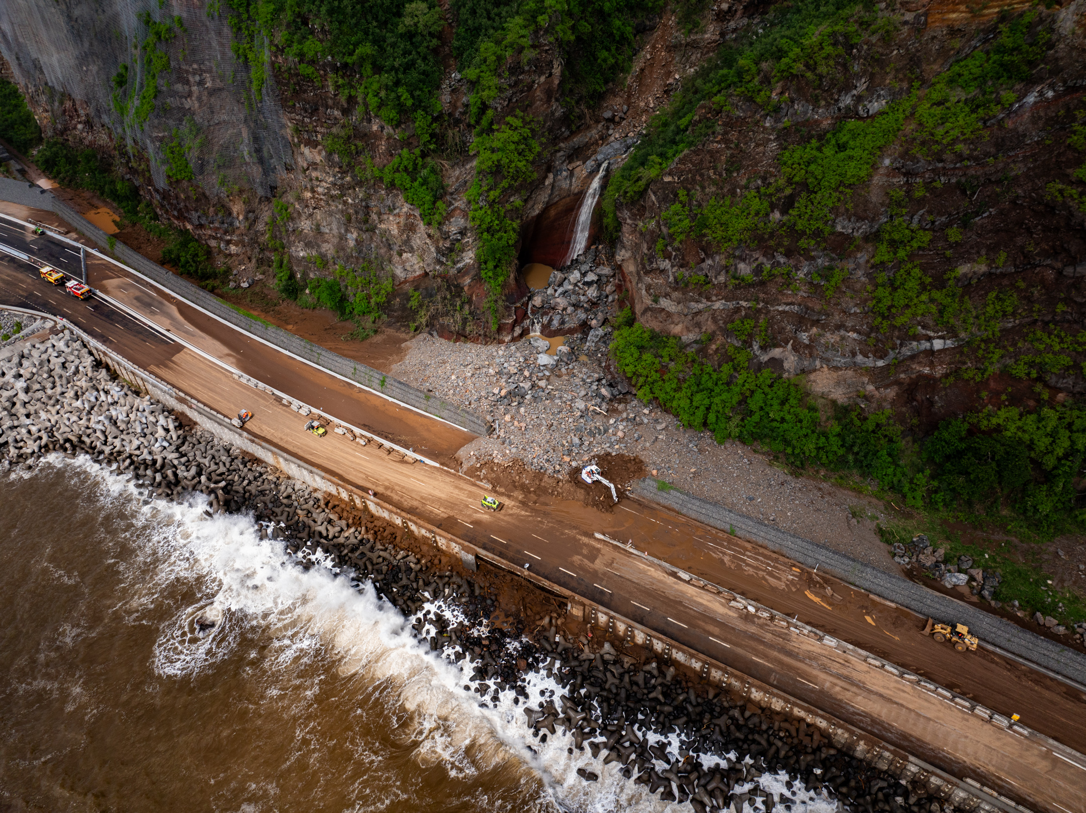 route_littoral-drone-cyclone-garance_dji_20250301145310_0091_d_web.jpg